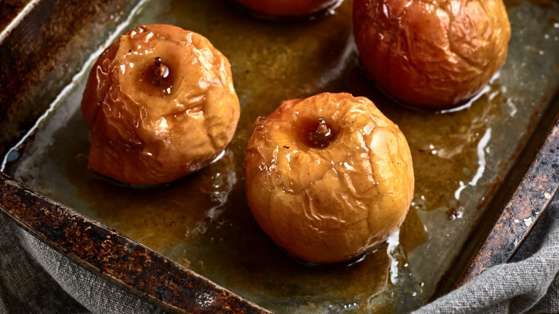 Baked apple with caramel sauce
