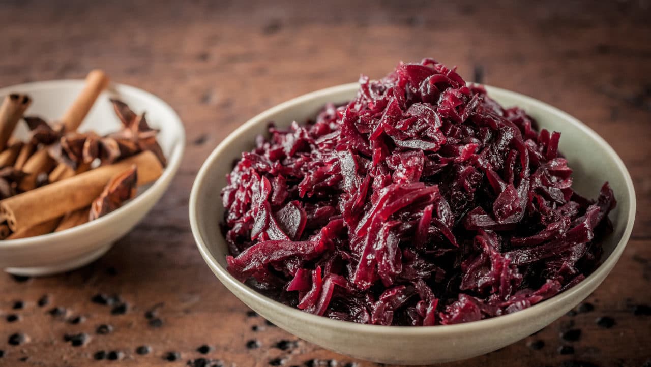Braised red cabbage - Step 1