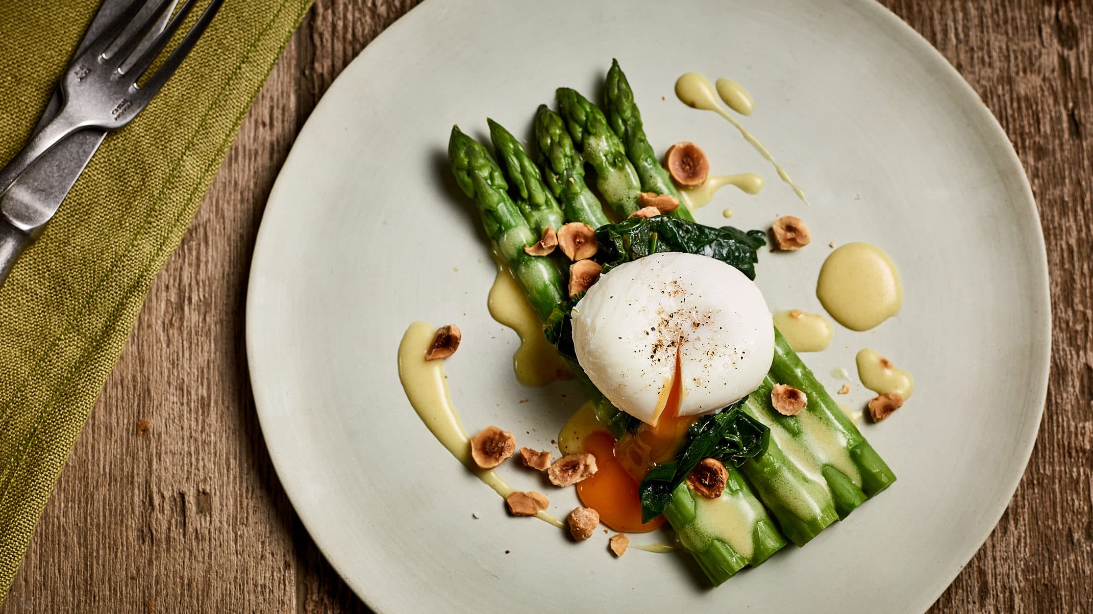 New season Asparagus, soft poached egg, mustard dressing - Step 1