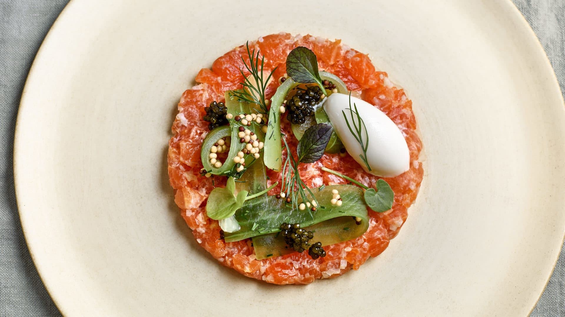 Tartare of marinated salmon - Step 1