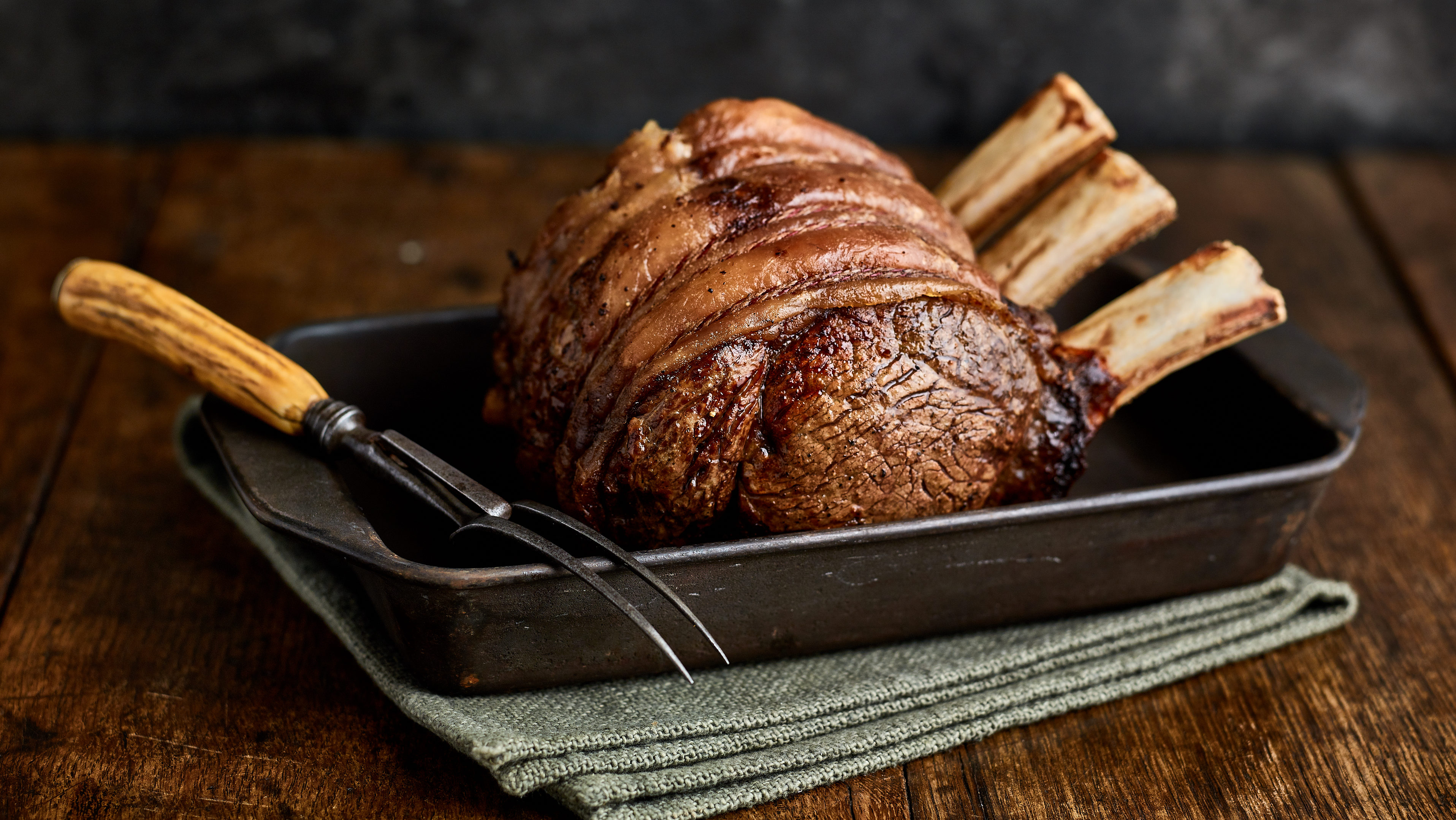 Rib of beef with red wine sauce